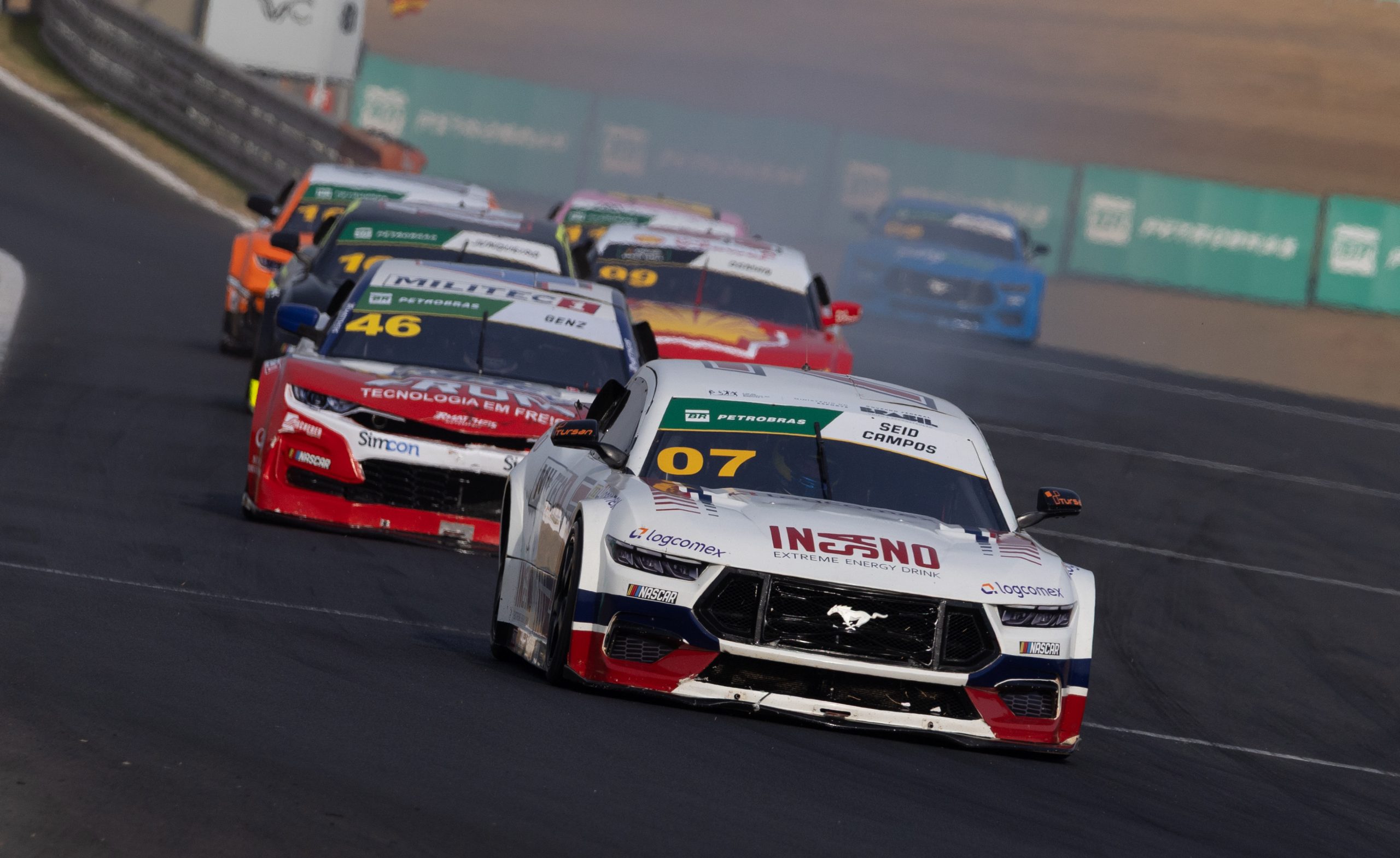 NASCAR Brasil retorna ao oval de Curvelo com corrida de longa duração