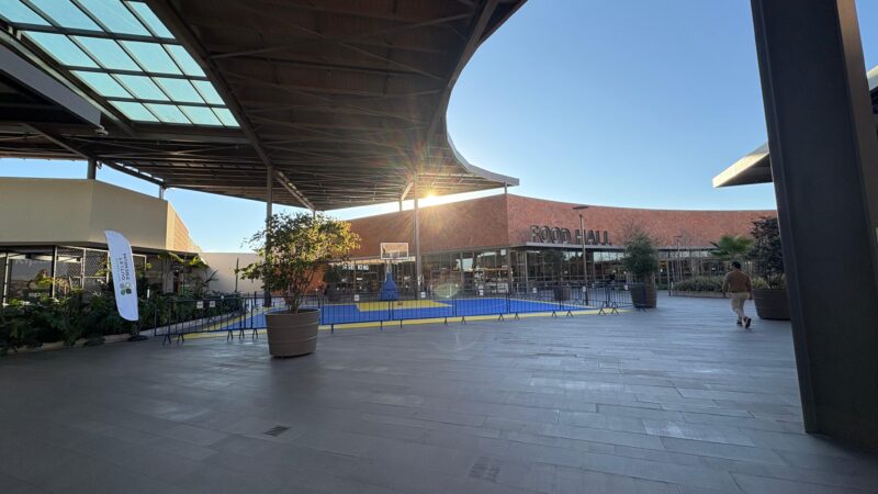 Padel ganha vitrine inédita no Brasil em outlet paranaense e atrai torneio com 300 atletas