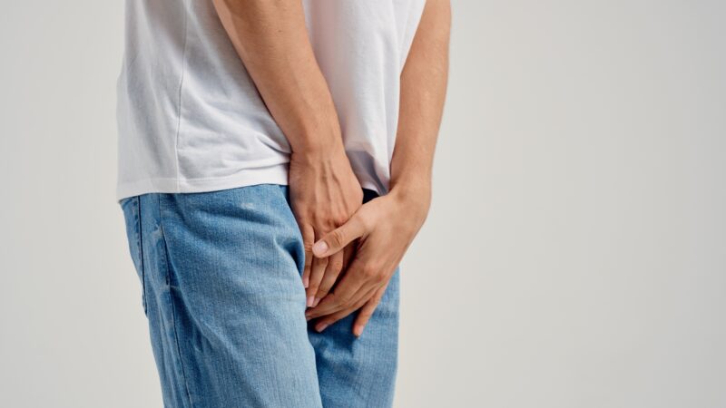 Carnaval: segurar xixi pode prejudicar saúde