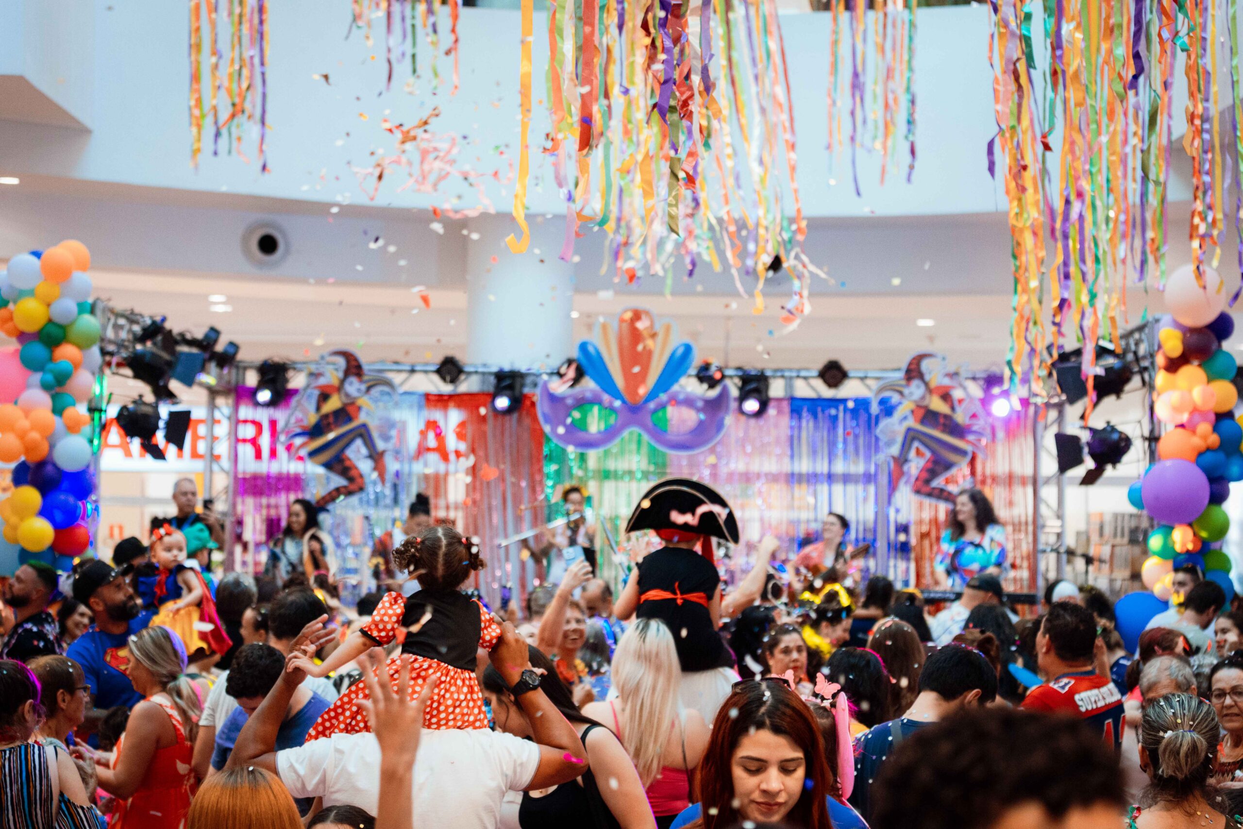 Shopping Palladium Curitiba promove Pulinho de Carnaval com bailinho gratuito para toda a família