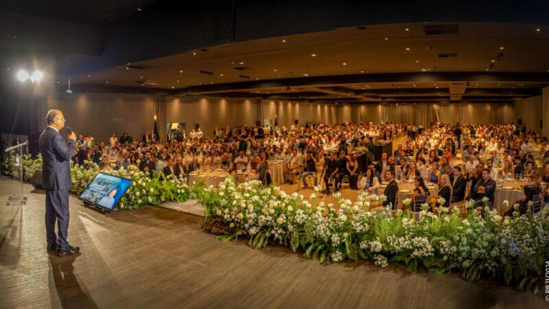 Ricardo Barros celebra 65 anos de vida e 36 anos de trajetória política com tradicional jantar em Maringá