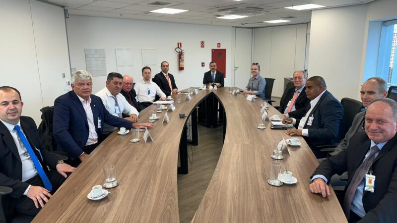 Gleisi articula reuniões em Brasília para pleitear abertura 24h do porto seco de Capanema 