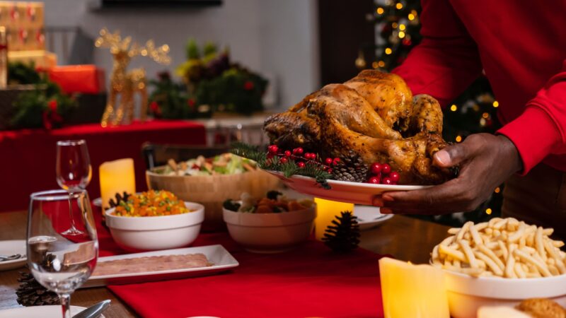 Panetone, peru… e azia? Como evitar que o cardápio das festas vire problema