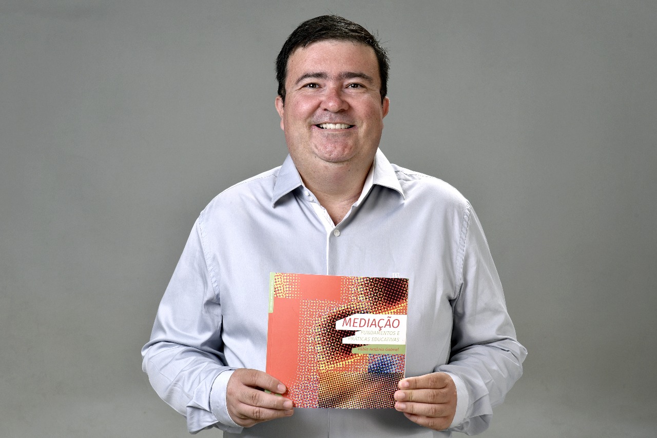 Mediação Cultural: obra de paranaense ensina como fazer a ponte entre público e arte