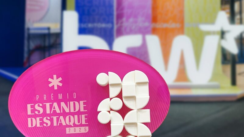 Marca paranaense conquista prêmio nacional e lança mais de 200 produtos em feira de papelaria