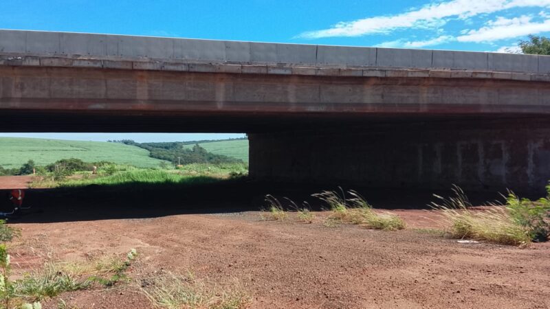 Prefeitos do Paraná estão sendo pressionados a apoiar Sandro Alex para destravar obras e asfalto?