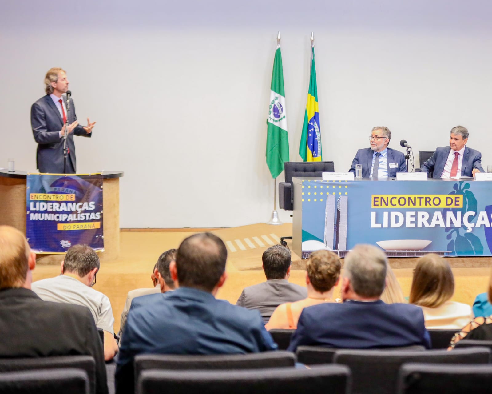 Zeca Dirceu reforça preparação de pré-candidaturas em todo o Paraná